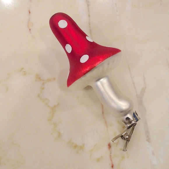 Glass Amanita Mushroom Christmas Ornament Clip On Style - European Forestcore - Picture 7 of 7